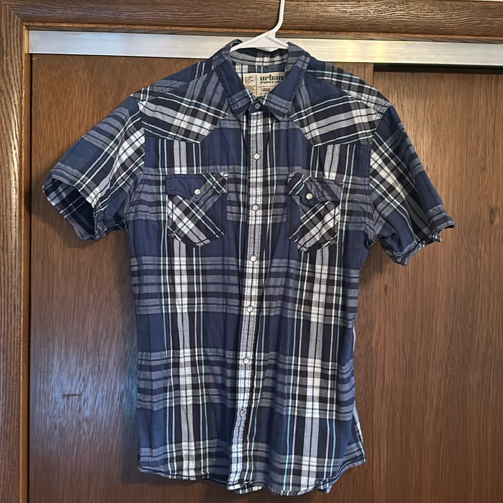 Men’s short sleeve button shirt